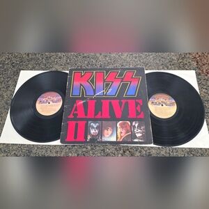 Kiss Alive II 2 X LP Vinyl Record Set Casablanca 1977 NBLP-7076-2 Rare vintage
